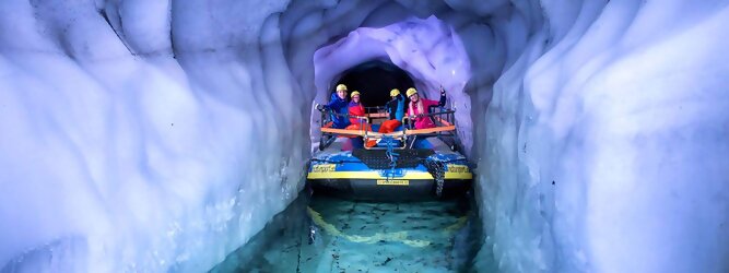 Neben den Wintersportmöglichkeiten erlaubt der Hintertuxer Gletscher eine Rundumsicht über die Alpen aus knapp 3250 m, es ist auch als reines Seilbahnfahrten-Ausflugsziel beliebt. Das Gebiet eignet sich auch für das Bergwandern, es sind einige Hütten vorhanden, zum Teil mit ganzjähriger Bewirtung. Am Bergrestaurant Spannagelhaus befindet sich das Naturdenkmal Spannagelhöhle, mit über 10 km Länge eins der größten Höhlensysteme der gesamten Zentralalpen.